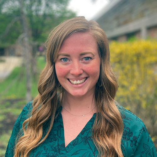 Erin Carutis headshot